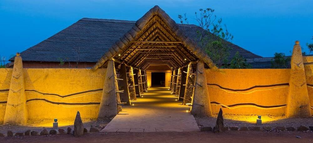 our entrance lit up at e1667202172722